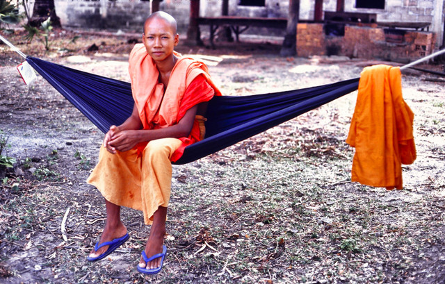 Loạt ảnh sinh động về đất nước Campuchia năm 1990 - Hình 11 Loat anh sinh dong ve dat nuoc Campuchia nam 1990-Hinh-11