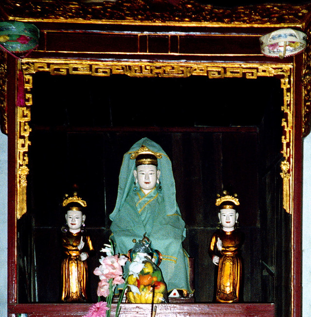 Bí ẩn những nơi thờ tự tâm linh của Hà Nội hơn 3 thập niên trước - Hình 4 Bi an nhung noi tho tu tam linh cua Ha Noi hon 3 thap nien truoc-Hinh-4