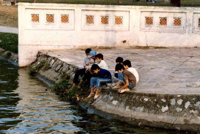 Ho Hoan Kiem nam 1990 cuc moc mac qua loat anh quy-Hinh-7