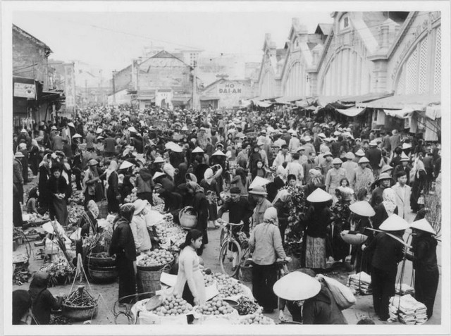 Bộ ảnh quý hiếm về chợ Tết Nguyên Đán Ất Mùi 1955 Bo anh quy hiem ve cho Tet Nguyen Dan At Mui 1955