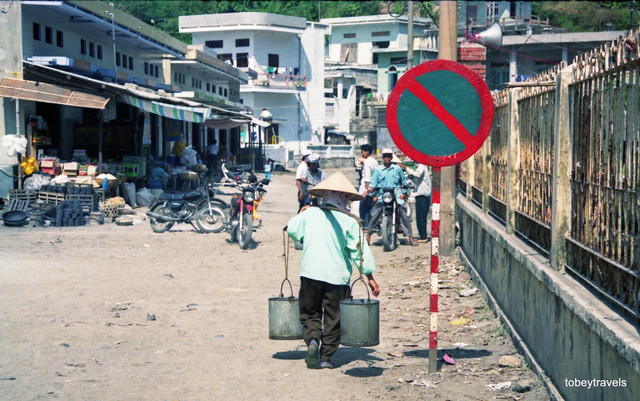 Đảo Cát Bà 26 năm trước cực nhộn nhịp qua loạt ảnh hiếm Dao Cat Ba 26 nam truoc cuc nhon nhip qua loat anh hiem
