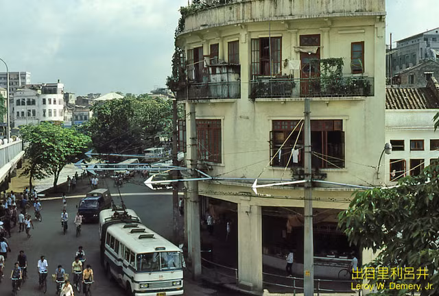 Thich thu voi loat anh sinh dong ve TP Quang Chau nam 1983-Hinh-2