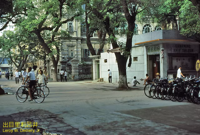 Thich thu voi loat anh sinh dong ve TP Quang Chau nam 1983-Hinh-10