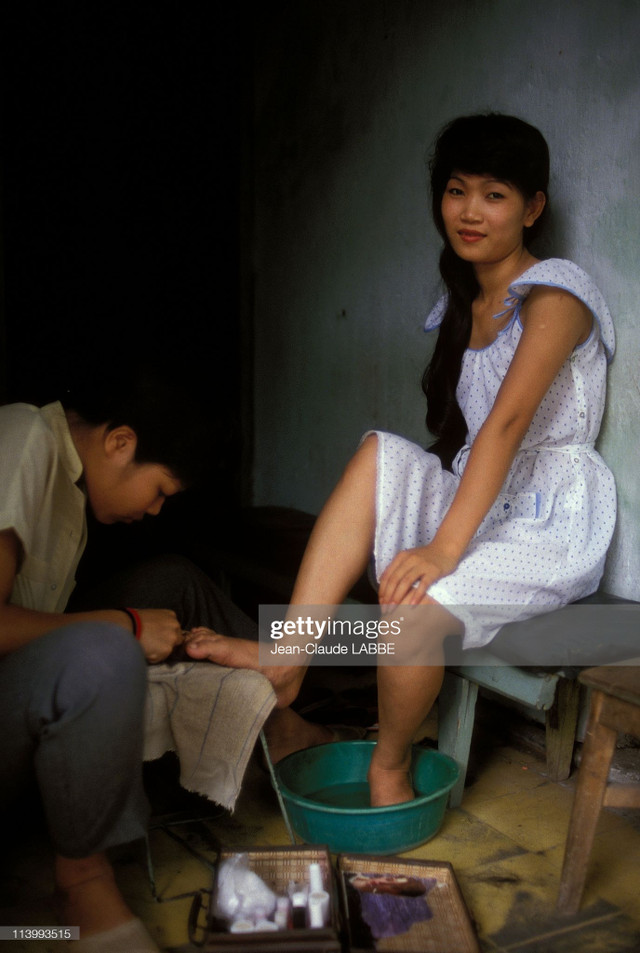Người Hà Nội những năm 1994 qua loạt ảnh chân dung - Hình 12 Nguoi Ha Noi nhung nam 1994 qua loat anh chan dung-Hinh-12