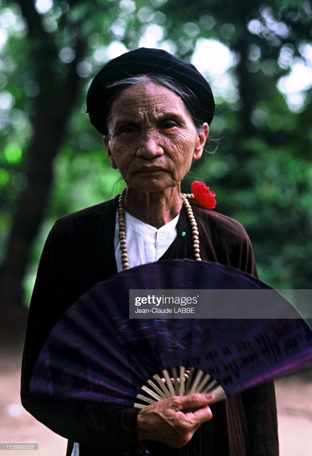 Người Hà Nội những năm 1994 qua loạt ảnh chân dung - Hình 13 Nguoi Ha Noi nhung nam 1994 qua loat anh chan dung-Hinh-13