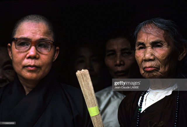 Người Hà Nội những năm 1994 qua loạt ảnh chân dung - Hình 11 Nguoi Ha Noi nhung nam 1994 qua loat anh chan dung-Hinh-11
