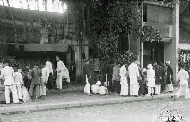 Tết Trung thu ở Hà Nội năm 1926 cực rực rỡ dù ảnh đen trắng - Hình 11 Tet Trung thu o Ha Noi nam 1926 cuc ruc ro du anh den trang-Hinh-11