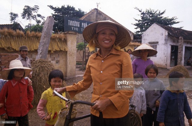 Loạt ảnh phải xem về nông thôn Việt Nam năm 1987 - Hình 2 Loat anh phai xem ve nong thon Viet Nam nam 1987-Hinh-2
