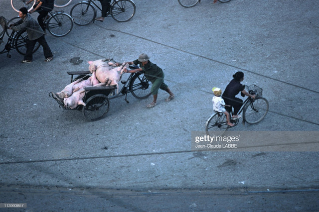 Ảnh cuộc sống đời thường Hà Nội năm 1994 qua ống kính người Pháp - Hình 6 Anh cuoc song doi thuong Ha Noi nam 1994 qua ong kinh nguoi Phap-Hinh-6