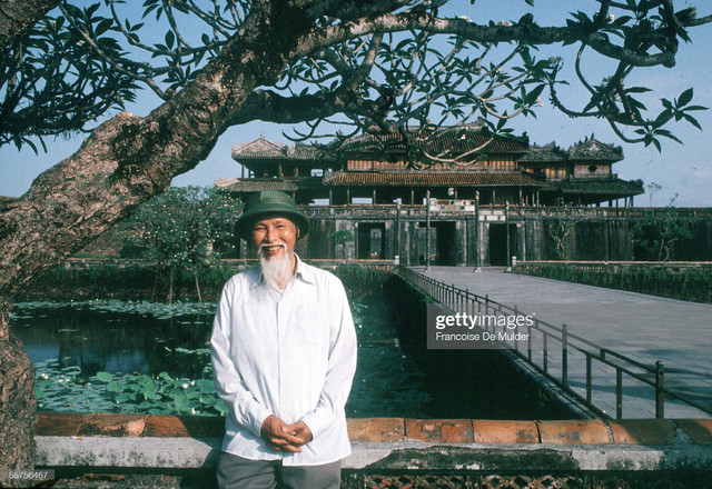 Khung cảnh bình dị ở Hoàng thành Huế năm 1989 - Hình 2 Khung canh binh di o Hoang thanh Hue nam 1989-Hinh-2
