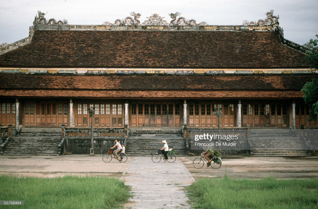 Khung cảnh bình dị ở Hoàng thành Huế năm 1989 - Hình 3 Khung canh binh di o Hoang thanh Hue nam 1989-Hinh-3