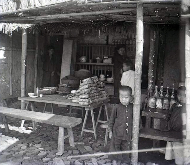 Không khí Tết Hà Nội năm 1928 qua ống kính người Pháp - Hình 6 Khong khi Tet Ha Noi nam 1928 qua ong kinh nguoi Phap-Hinh-6