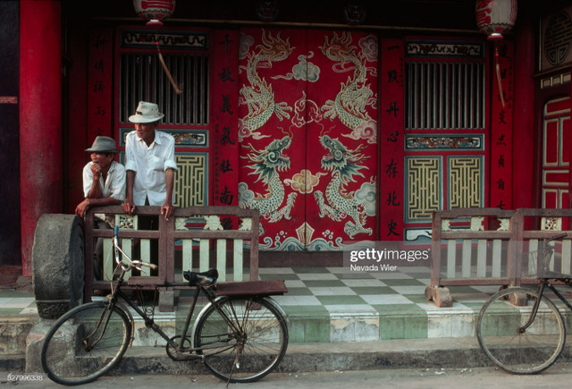 Mùa xuân Việt Nam thập niên 1990 qua loạt ảnh quý - Hình 4 Mua xuan Viet Nam thap nien 1990 qua loat anh quy-Hinh-4