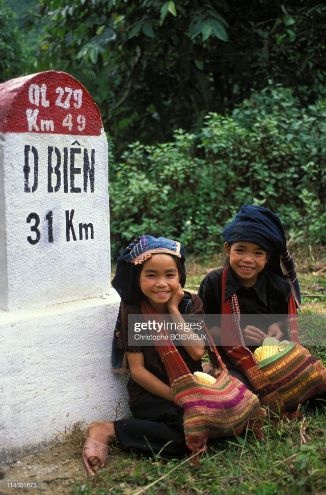 Loạt ảnh phải xem về Điện Biên năm 2003 - Hình 2 Loat anh phai xem ve Dien Bien nam 2003-Hinh-2
