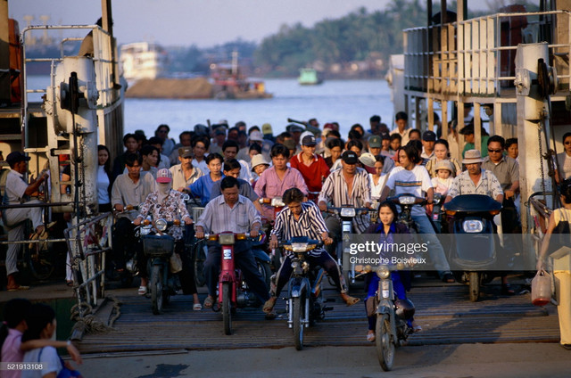 TP.HCM mùa xuân năm 1996 rực rỡ qua loạt ảnh quý - Hình 13 TP.HCM mua xuan nam 1996 ruc ro qua loat anh quy-Hinh-13