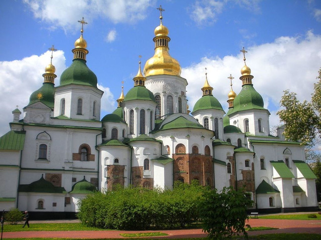 Bất ngờ về nhà thờ cổ nổi tiếng nhất đất nước Ukraine Bat ngo ve nha tho co noi tieng nhat dat nuoc Ukraine