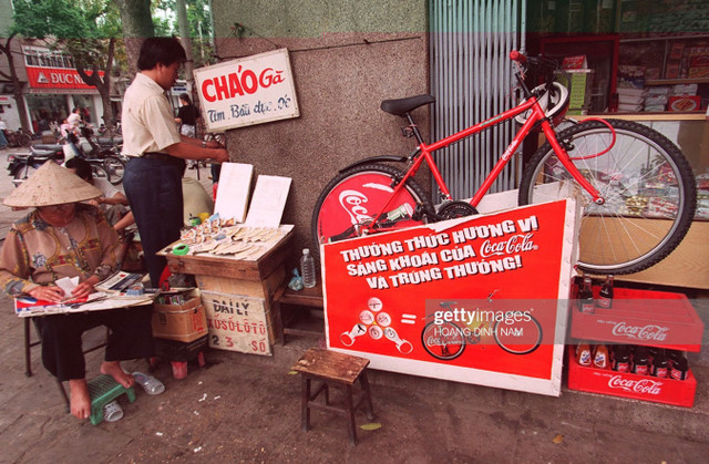 Việt Nam năm 1997 qua loạt ảnh cực độc - Hình 4 Viet Nam nam 1997 qua loat anh cuc doc-Hinh-4