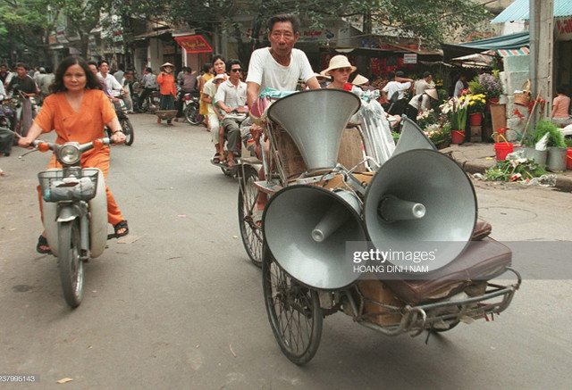 Việt Nam năm 1997 qua loạt ảnh cực độc - Hình 2 Viet Nam nam 1997 qua loat anh cuc doc-Hinh-2