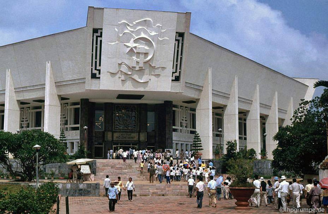 Quảng trường Ba Đình năm 1991 mộc mạc qua ảnh người Đức - Hình 3 Quang truong Ba Dinh nam 1991 moc mac qua anh nguoi Duc-Hinh-3