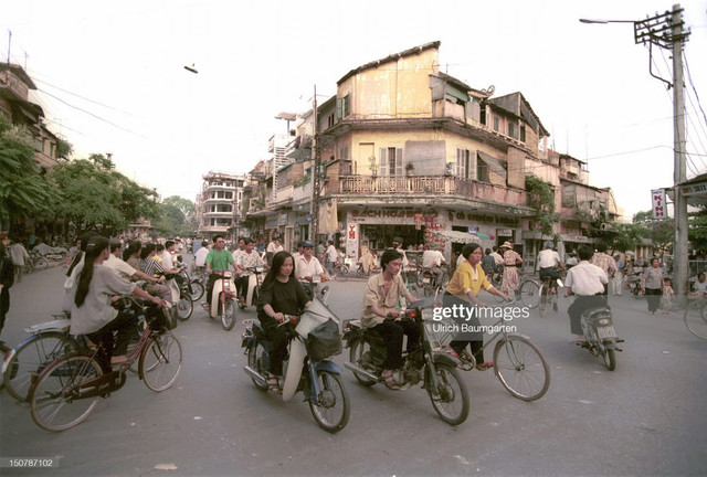 Ảnh quý về Hà Nội và Sài Gòn năm 1994 - Hình 2 Anh quy ve Ha Noi va Sai Gon nam 1994-Hinh-2