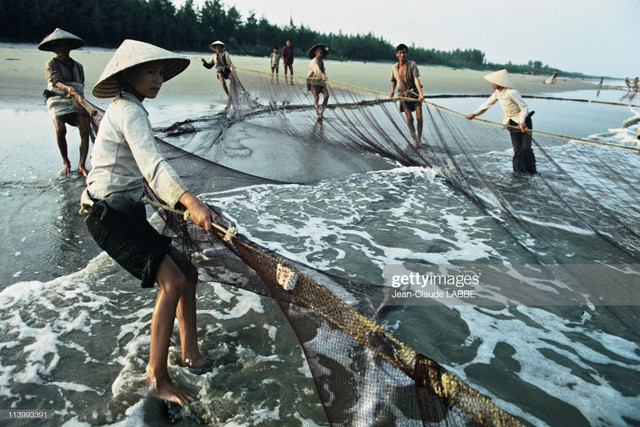 Loat anh kho quen ve ba mien Viet Nam nam 1994-Hinh-2
