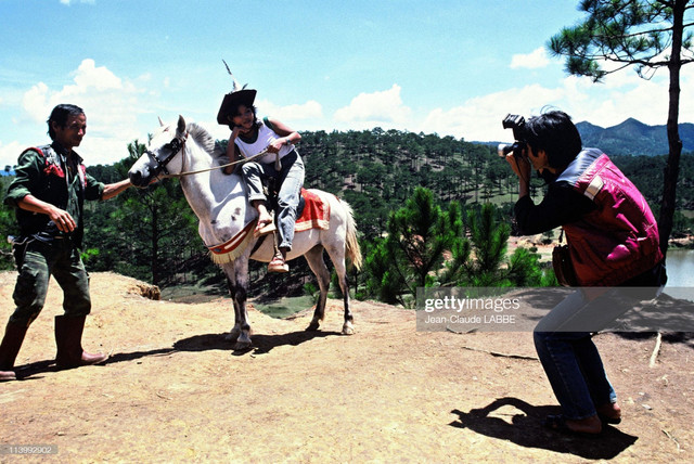 Loạt ảnh khó quên về ba miền Việt Nam năm 1994 - Hình 10 Loat anh kho quen ve ba mien Viet Nam nam 1994-Hinh-10