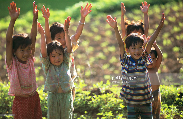 Chùm ảnh trẻ em Việt Nam cuối thập niên 1990 qua ảnh của Patrick Guedj Chum anh tre em Viet Nam cuoi thap nien 1990 qua anh cua Patrick Guedj