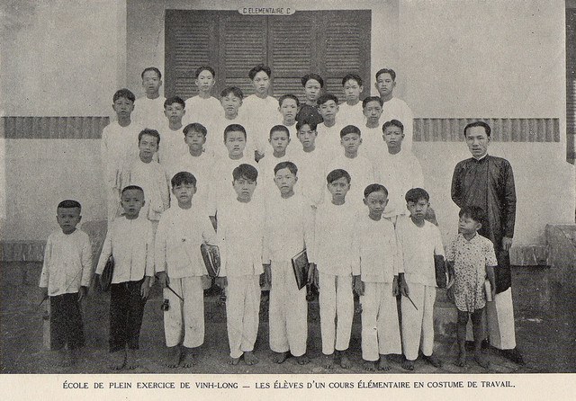 Ảnh quý về học trò Việt cách đây một thế kỷ - Hình 8 Anh quy ve hoc tro Viet cach day mot the ky-Hinh-8
