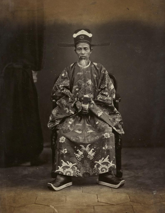 Loạt ảnh chân dung đặc biệt của quan lại Việt Nam cuối thế kỷ 19 - Hình 6 Loat anh chan dung dac biet cua quan lai Viet Nam cuoi the ky 19-Hinh-6