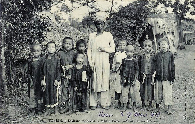 Ảnh quý về học trò Việt cách đây một thế kỷ - Hình 2 Anh quy ve hoc tro Viet cach day mot the ky-Hinh-2