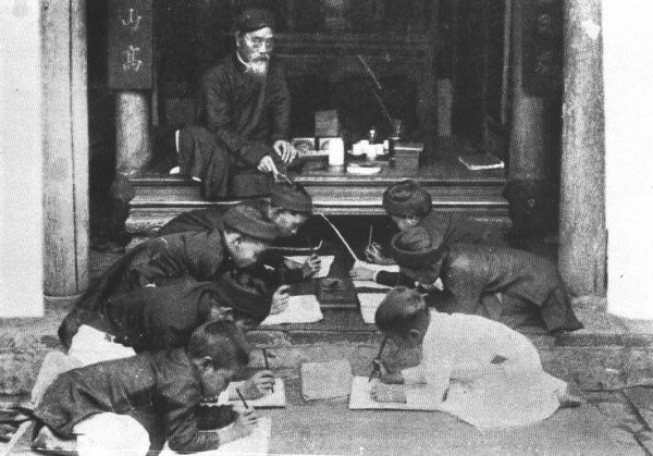 Ảnh quý về học trò Việt cách đây một thế kỷ Anh quy ve hoc tro Viet cach day mot the ky