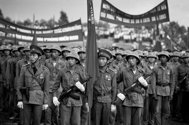 Chùm ảnh quý về Sài Gòn - TP HCM tròn 10 năm sau ngày thống nhất - Hình 2 Chum anh quy ve Sai Gon - TP HCM tron 10 nam sau ngay thong nhat-Hinh-2