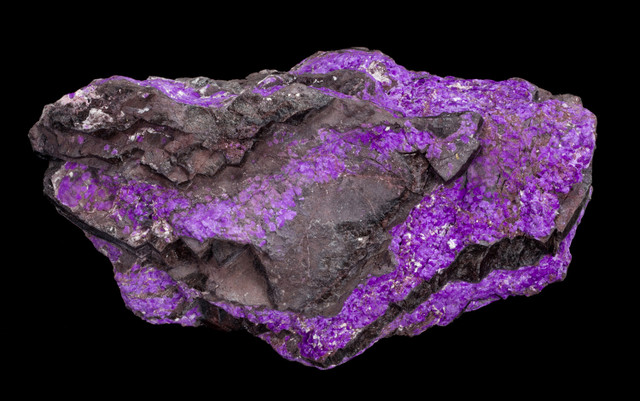 Những tác phẩm tuyệt vời từ các khoáng vật màu tím - Hình 3 Nhung tac pham tuyet voi tu cac khoang vat mau tim-Hinh-3