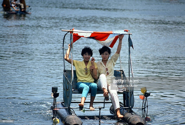 Nhìn lại phụ nữ Việt Nam thập niên 1980 qua ống kính người Pháp - Hình 3 Nhin lai phu nu Viet Nam thap nien 1980 qua ong kinh nguoi Phap-Hinh-3