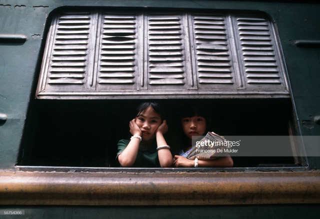 Giao thông ở Hà Nội năm 1989 cực thú vị qua ống kính người Pháp - Hình 9 Giao thong o Ha Noi nam 1989 cuc thu vi qua ong kinh nguoi Phap-Hinh-9