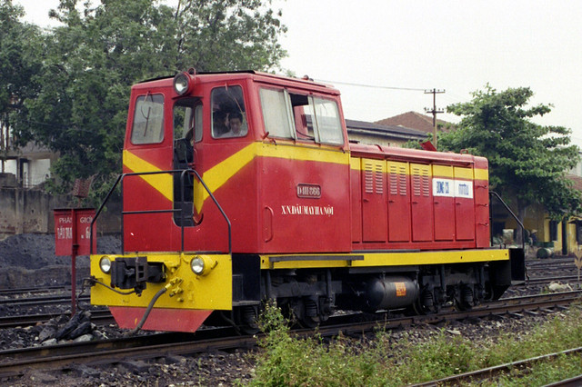 Khám phá "bộ sưu tập" về đầu máy tàu hỏa ở Việt Nam năm 1996 - Hình 5 Kham pha