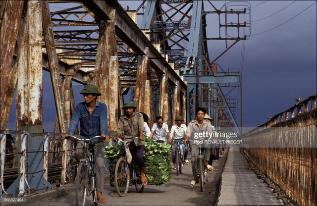 Du ngoạn ba miền Việt Nam năm 1992 qua ống kính người Pháp - Hình 2 Du ngoan ba mien Viet Nam nam 1992 qua ong kinh nguoi Phap-Hinh-2