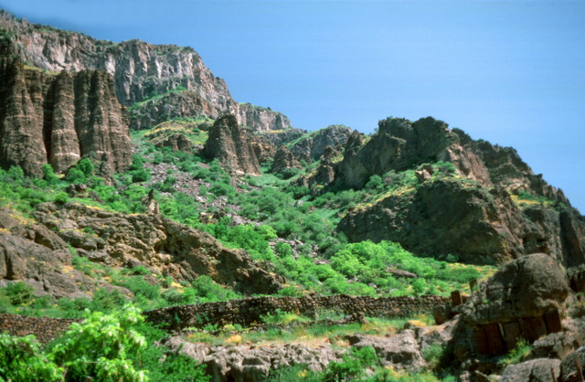 Khám phá thủ đô của Armenia thời còn nằm trong Liên Xô - Hình 9 Kham pha thu do cua Armenia thoi con nam trong Lien Xo-Hinh-9