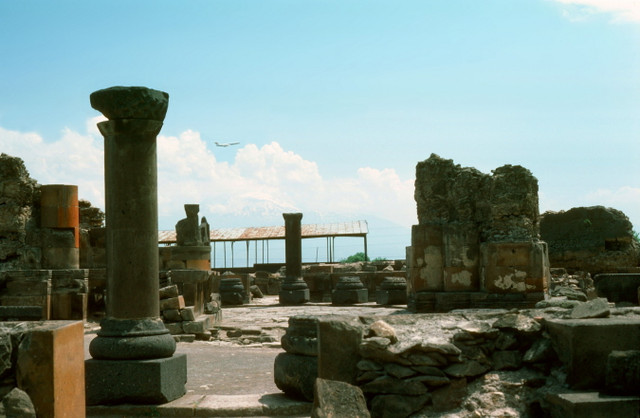 Khám phá thủ đô của Armenia thời còn nằm trong Liên Xô - Hình 14 Kham pha thu do cua Armenia thoi con nam trong Lien Xo-Hinh-14