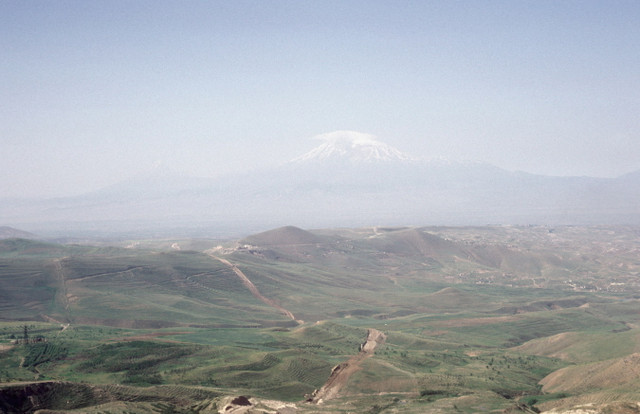 Khám phá thủ đô của Armenia thời còn nằm trong Liên Xô - Hình 5 Kham pha thu do cua Armenia thoi con nam trong Lien Xo-Hinh-5