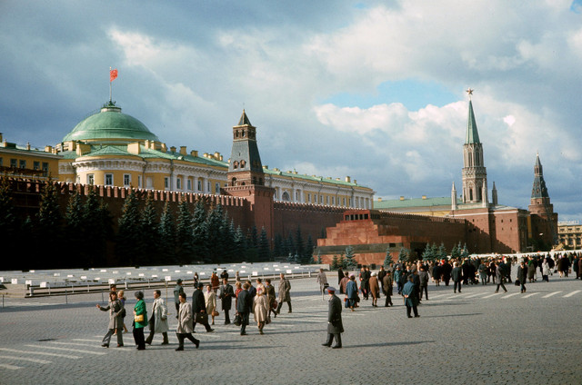 Lần đầu công bố loạt ảnh tuyệt đẹp về Moscow năm 1975 - Hình 5 Lan dau cong bo loat anh tuyet dep ve Moscow nam 1975-Hinh-5