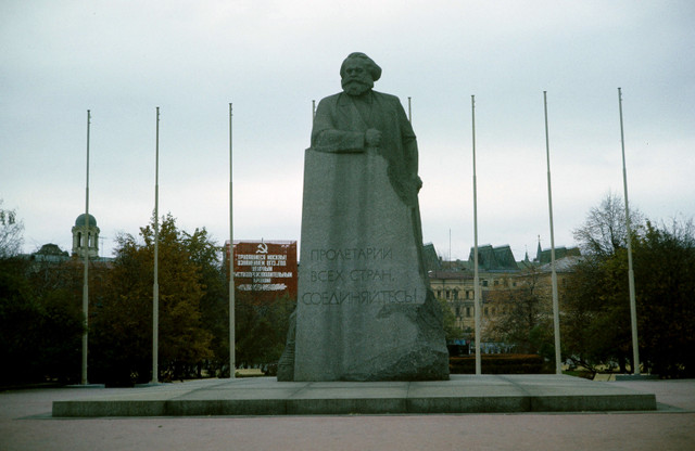 Lần đầu công bố loạt ảnh tuyệt đẹp về Moscow năm 1975 - Hình 11 Lan dau cong bo loat anh tuyet dep ve Moscow nam 1975-Hinh-11