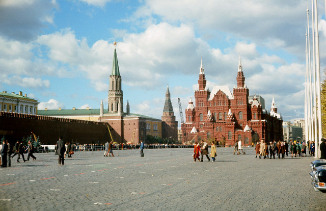 Lần đầu công bố loạt ảnh tuyệt đẹp về Moscow năm 1975 - Hình 6 Lan dau cong bo loat anh tuyet dep ve Moscow nam 1975-Hinh-6