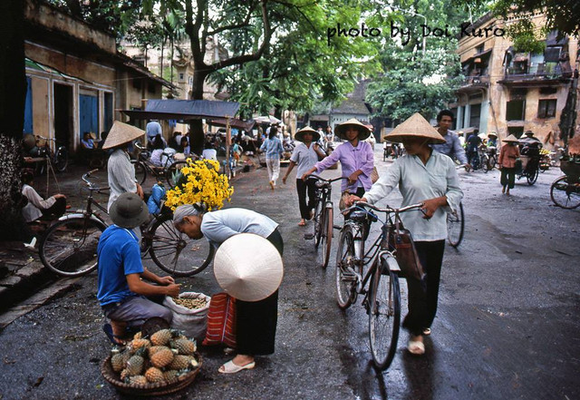 Hà Nội năm 1990 bình dị khó quên qua bộ ảnh cực quý - Hình 7 Ha Noi nam 1990 binh di kho quen qua bo anh cuc quy-Hinh-7