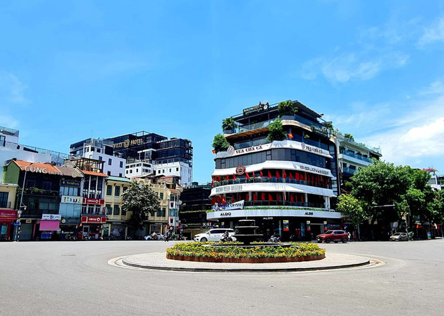 Biết gì về tòa nhà “Hàm cá mập” với nhiều ý kiến trái chiều? - Hình 4 Biet gi ve toa nha “Ham ca map” voi nhieu y kien trai chieu?-Hinh-4