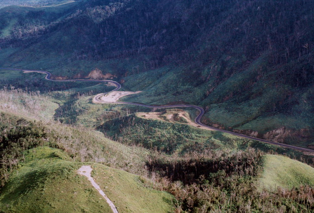 Ảnh độc về Tây Nguyên hùng vĩ và hoang sơ 50 năm trước - Hình 2 Anh doc ve Tay Nguyen hung vi va hoang so 50 nam truoc-Hinh-2