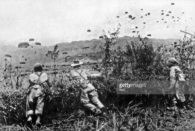 Anh den trang tham canh cua quan Phap o Dien Bien Phu