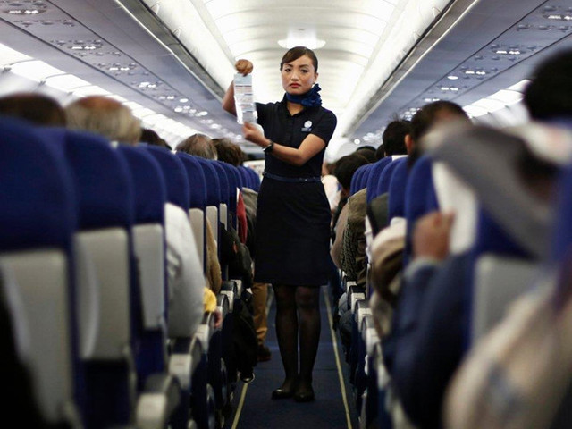 Những nỗi niềm giấu kín của tiếp viên hàng không Nhung noi niem giau kin cua tiep vien hang khong