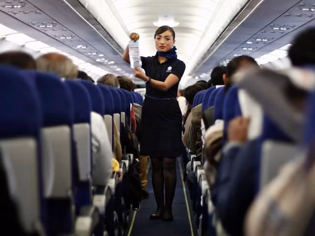 Những nỗi niềm giấu kín của tiếp viên hàng không Nhung noi niem giau kin cua tiep vien hang khong