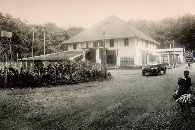 Nhin lai cac phuong tien giao thong o Viet Nam xua-Hinh-4